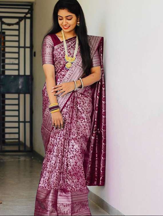 women self design banarasi saree with blouse - 22274199 -  Standard Image - 1