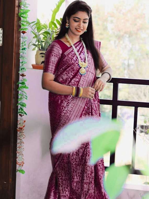 women self design banarasi saree with blouse - 22274199 -  Standard Image - 4