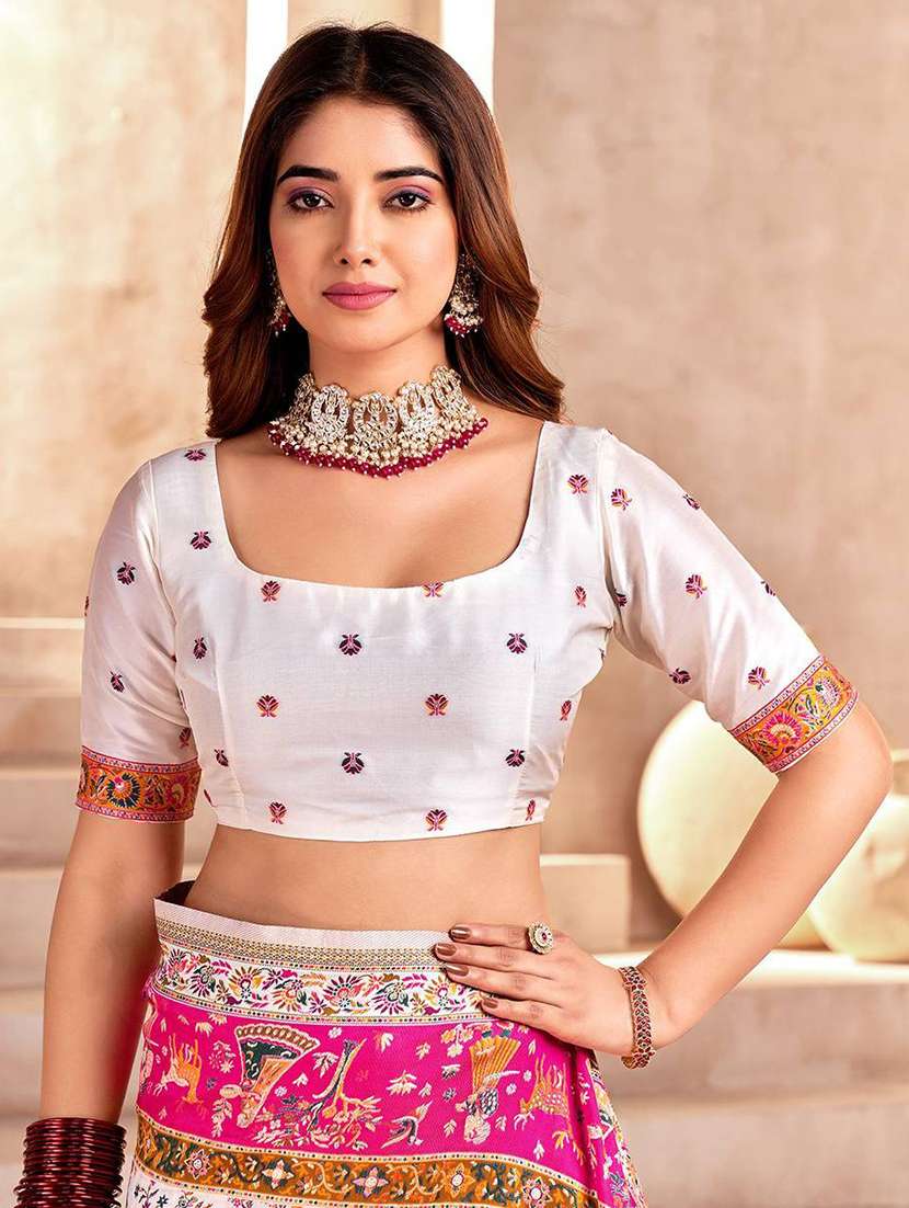 women self design bordered saree with blouse - 22274207 -  Standard Image - 4