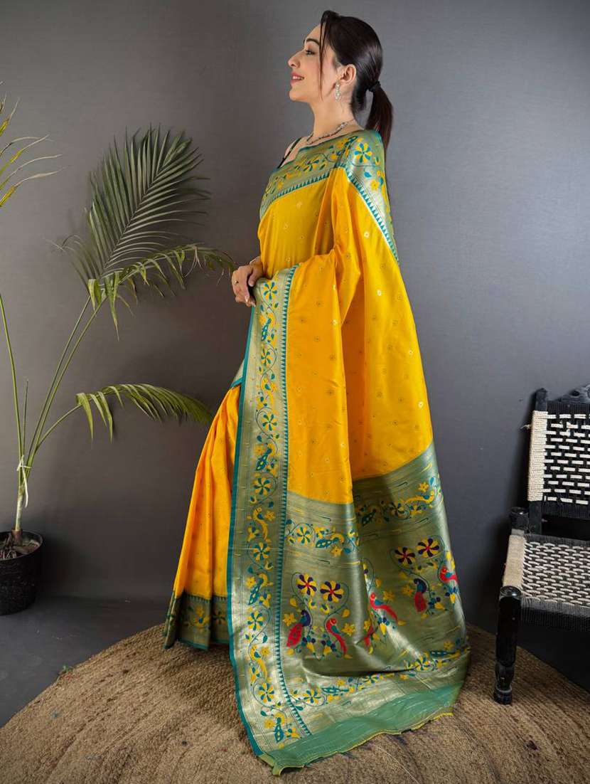 women self design bordered saree with blouse - 22274214 -  Standard Image - 1