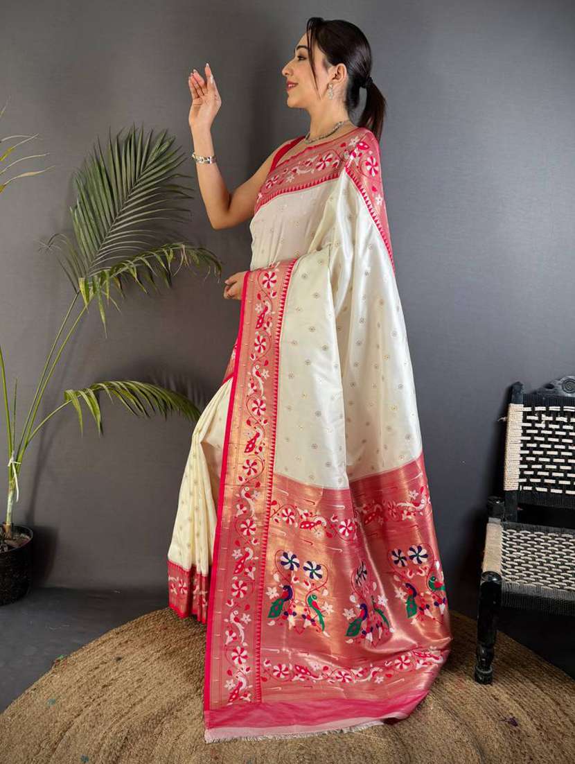 women self design bordered saree with blouse - 22274215 -  Standard Image - 1