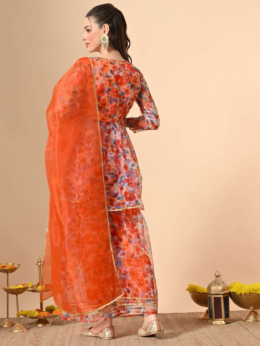 women floral print kurta and sharara with dupatta  - 22274268 -  Standard Image - 4