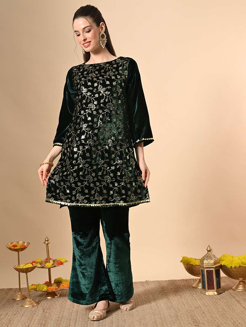 women embroidered kurta and sharara with dupatta  - 22274270 -  Standard Image - 4