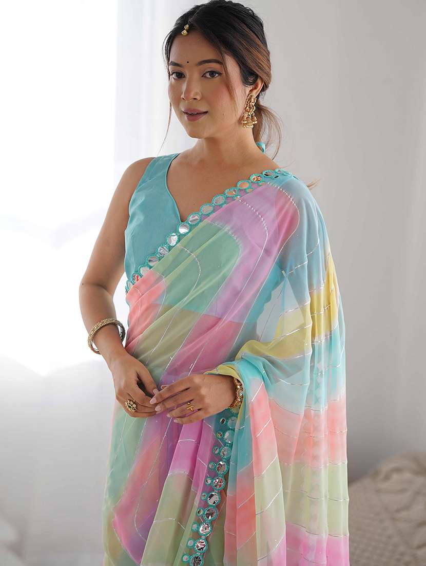 women printed casual wear saree with blouse - 22275452 -  Standard Image - 4