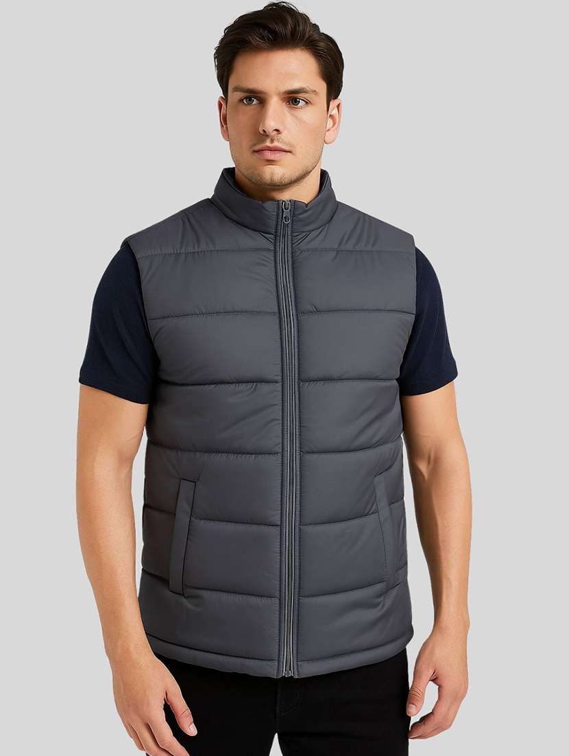 men solid sleeveless lightweight puffer jacket