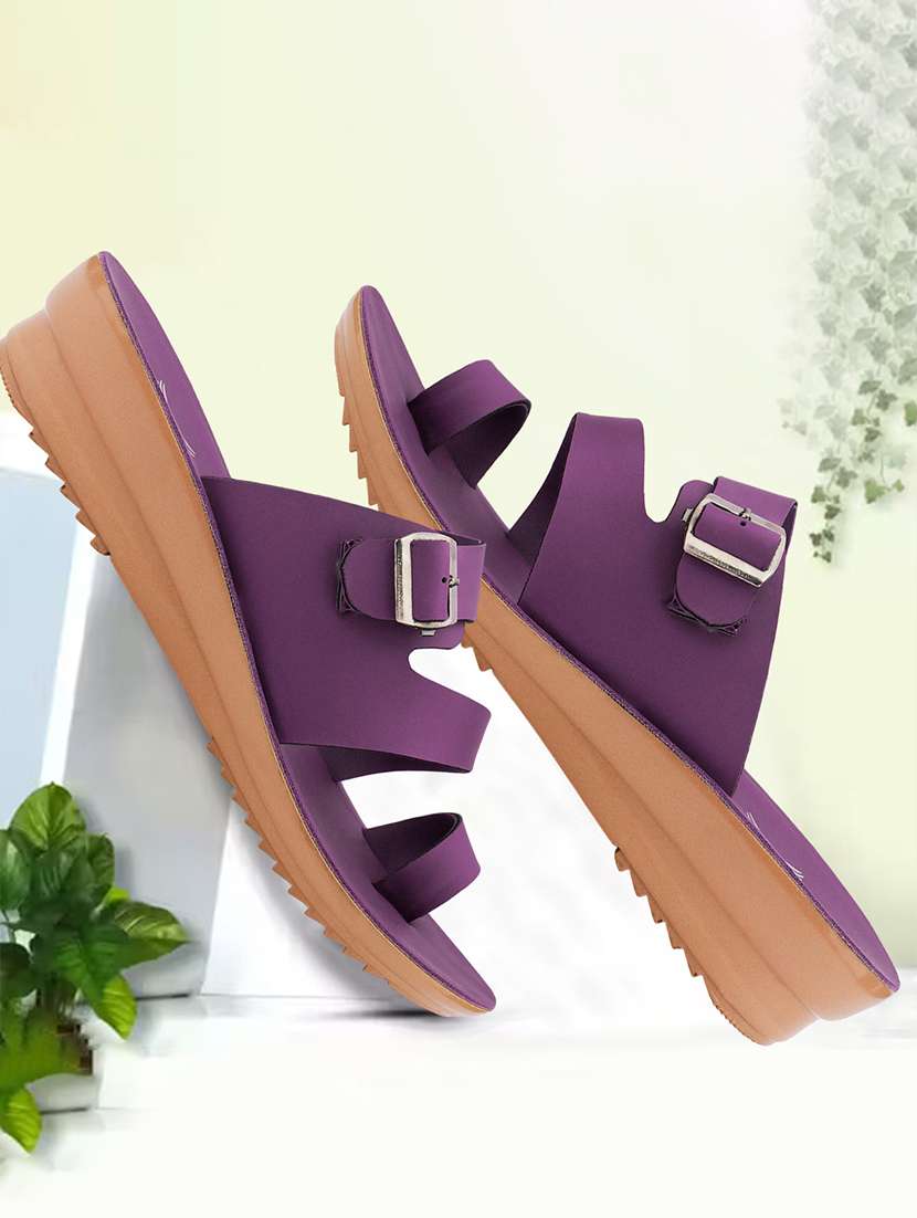 women solid slip on flip flop