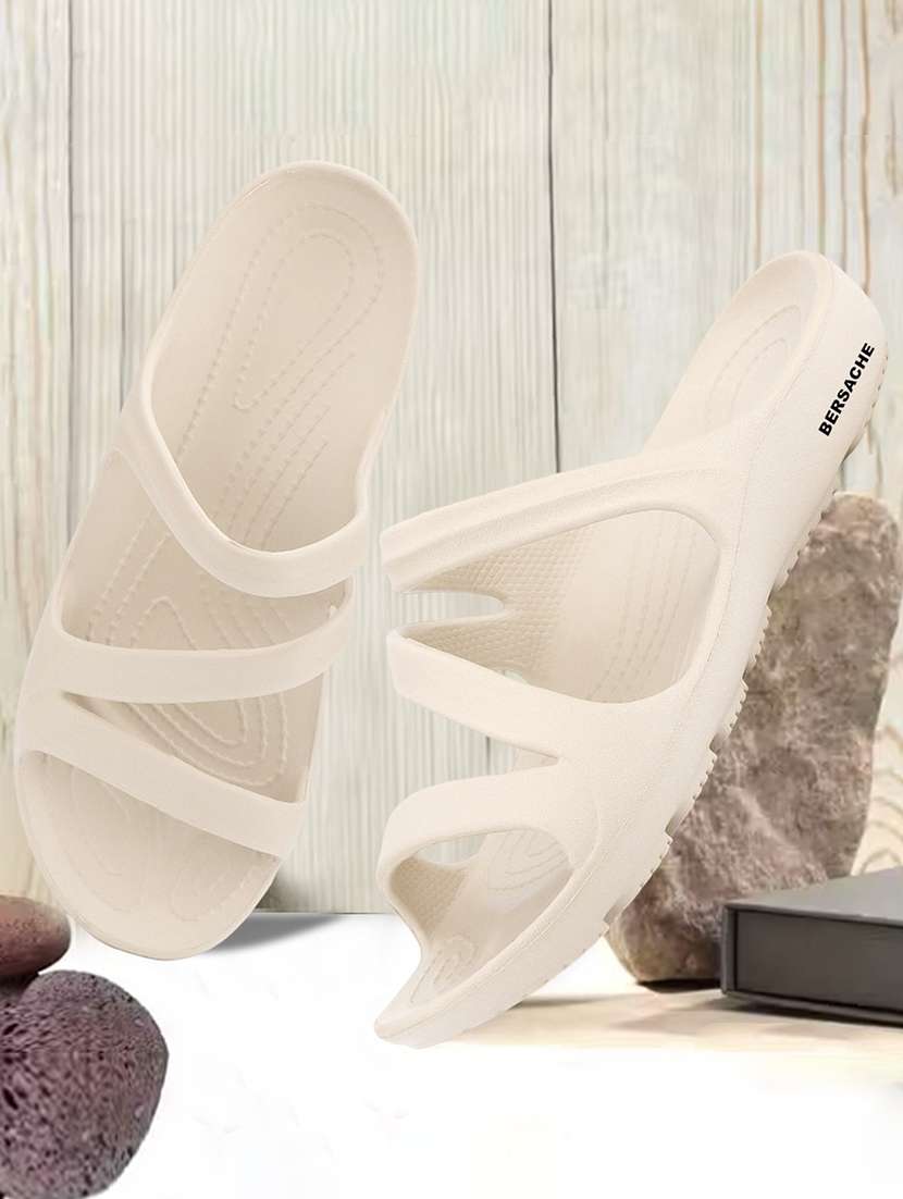 women solid slip on flip flop