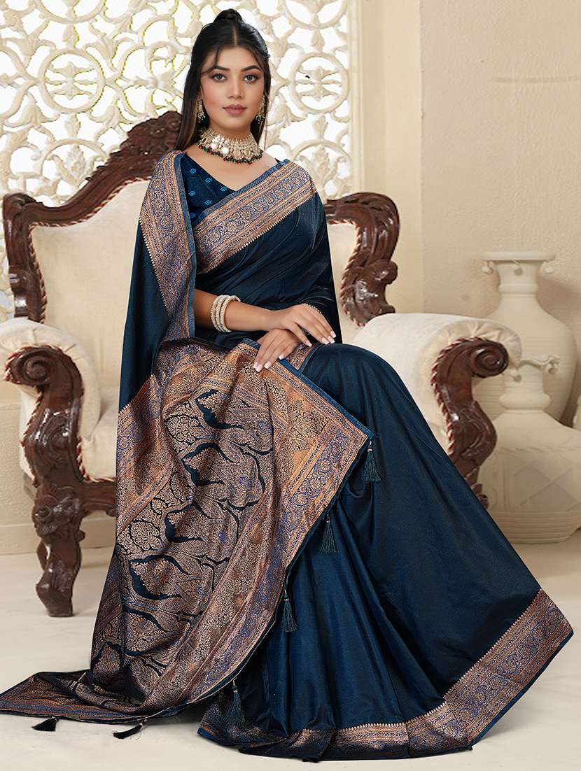 women solid with bordered saree with blouse - 22275915 -  Standard Image - 1