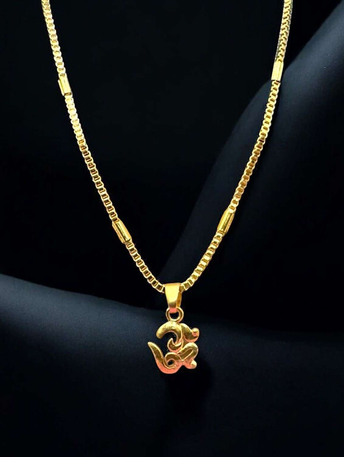 women gold plated pendant - 22275985 -  Standard Image - 1