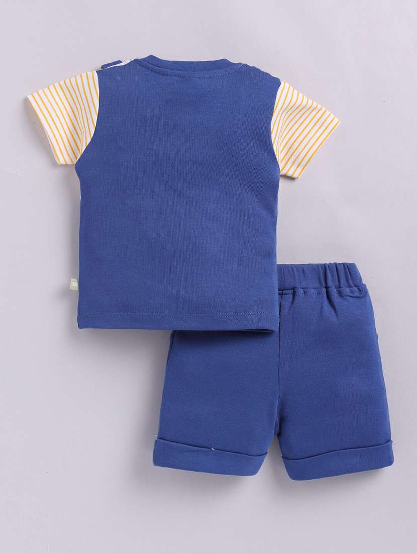 boys printed shorts co-ord set - 22277321 -  Standard Image - 1