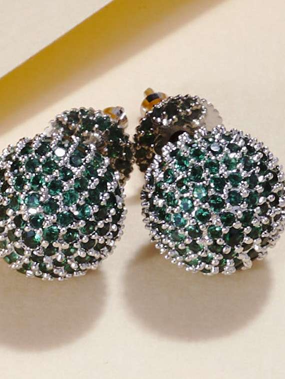 women green brass studs earring - 22277900 -  Standard Image - 1