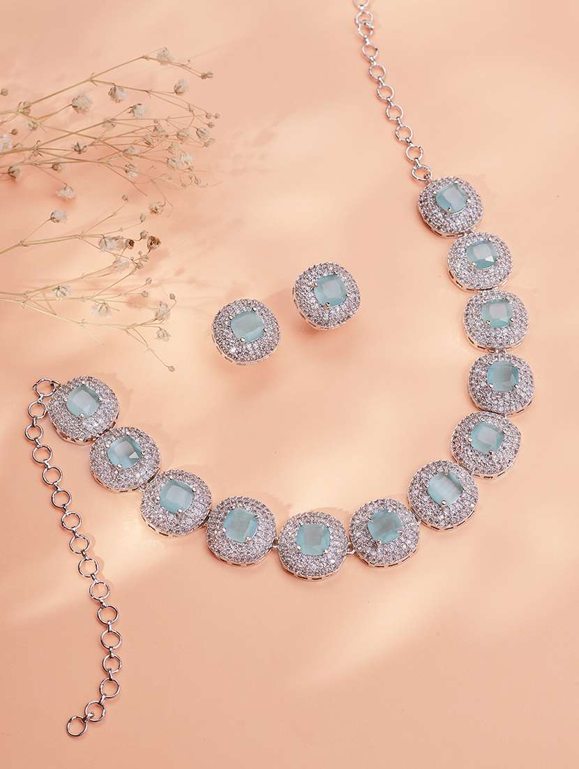 women ad necklace with earring set