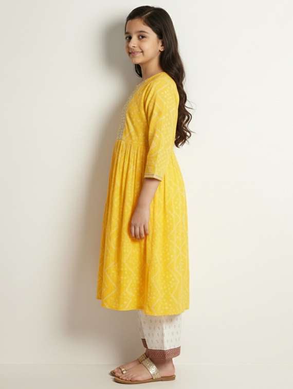 girls printed three quarter sleeve kurta - 22278371 -  Standard Image - 1