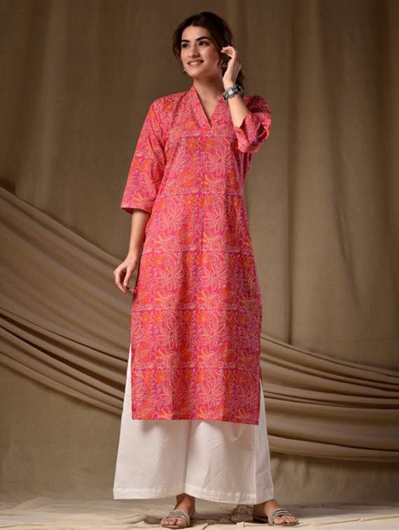 women printed three quarter sleeve straight kurta