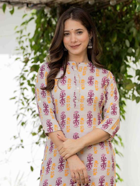 women printed three quarter sleeve straight kurta - 22278433 -  Standard Image - 4