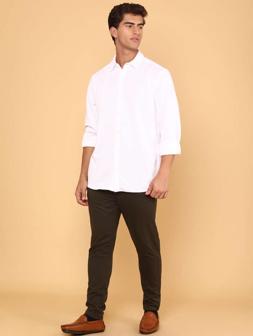 men solid mid rise regular fit  flat front trouser - 22278459 -  Standard Image - 4