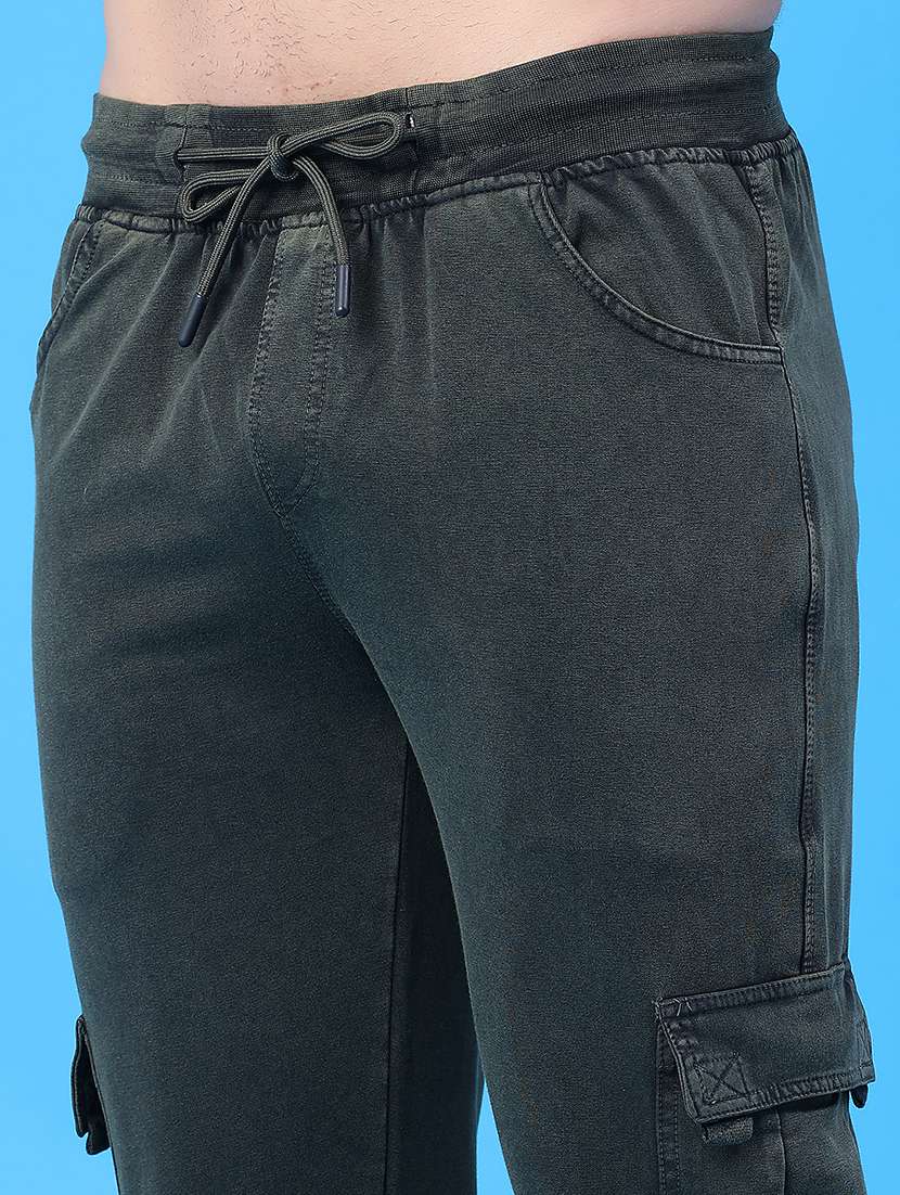 men solid mid rise regular fit cargo  - 22278968 -  Standard Image - 4