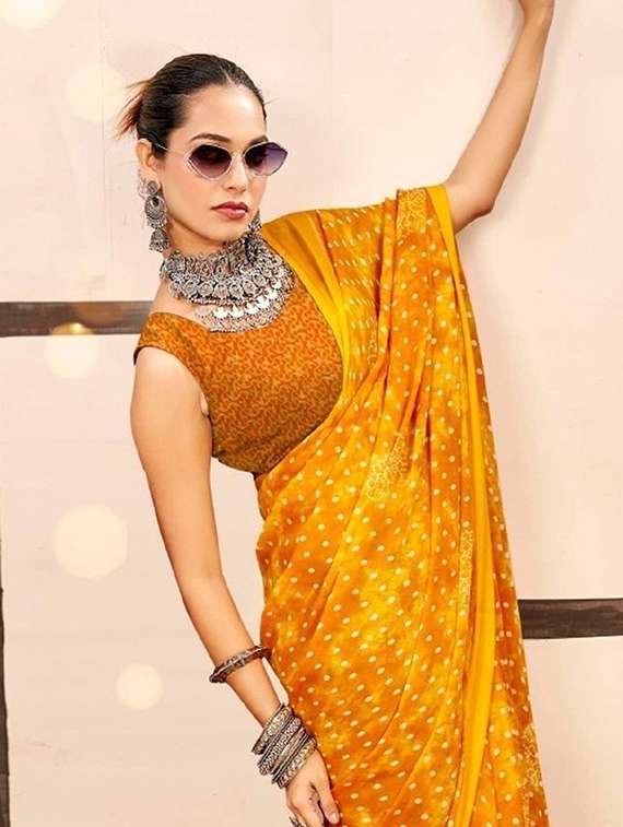 women printed casual wear saree with blouse - 22279023 -  Standard Image - 1