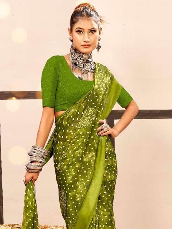 women printed casual wear saree with blouse - 22279029 -  Standard Image - 1