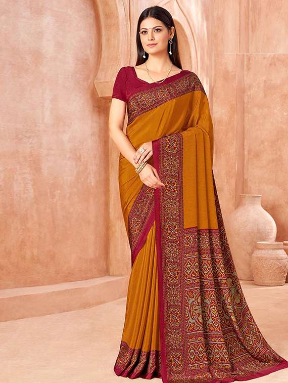 women solid with bordered saree with blouse