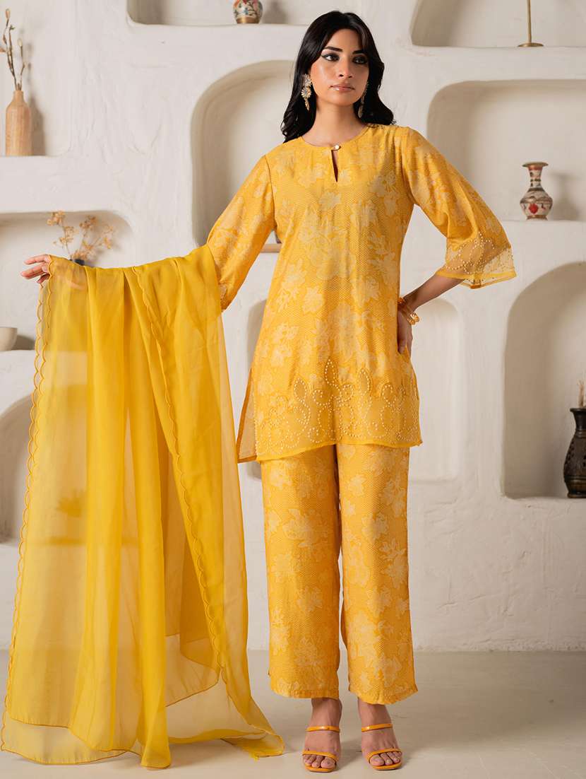 women floral three quarter sleeve kurta pant with dupatta set - 22279285 -  Standard Image - 1