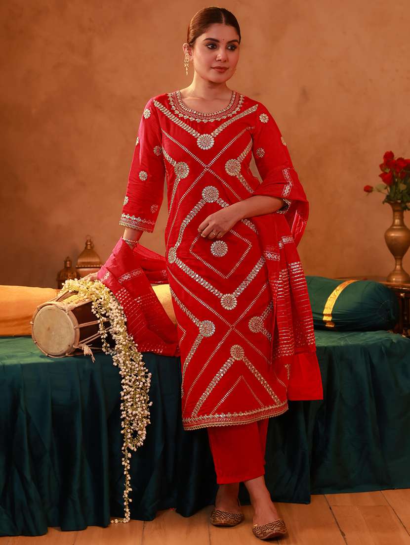 women solid with work three quarter sleeve kurta pant with dupatta set