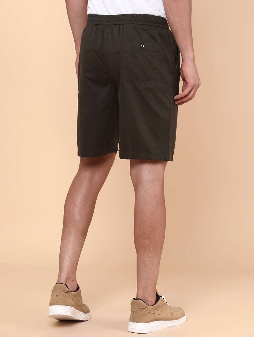 men solid mid rise regular fit shorts - 22279701 -  Standard Image - 4