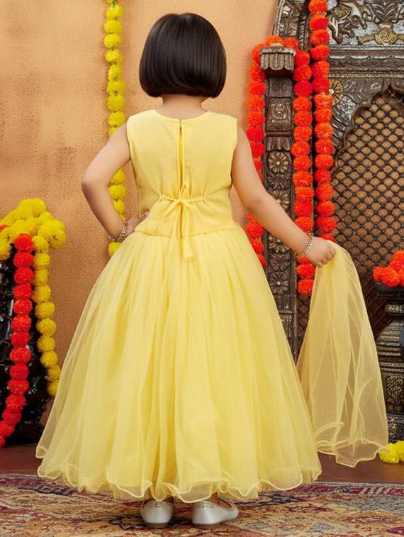 girls embroidered lehenga choli with dupatta set - 22280101 -  Standard Image - 4