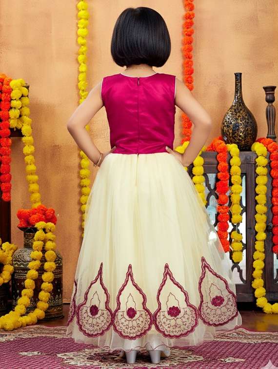 girls embroidered lehenga choli with dupatta set - 22280106 -  Standard Image - 4