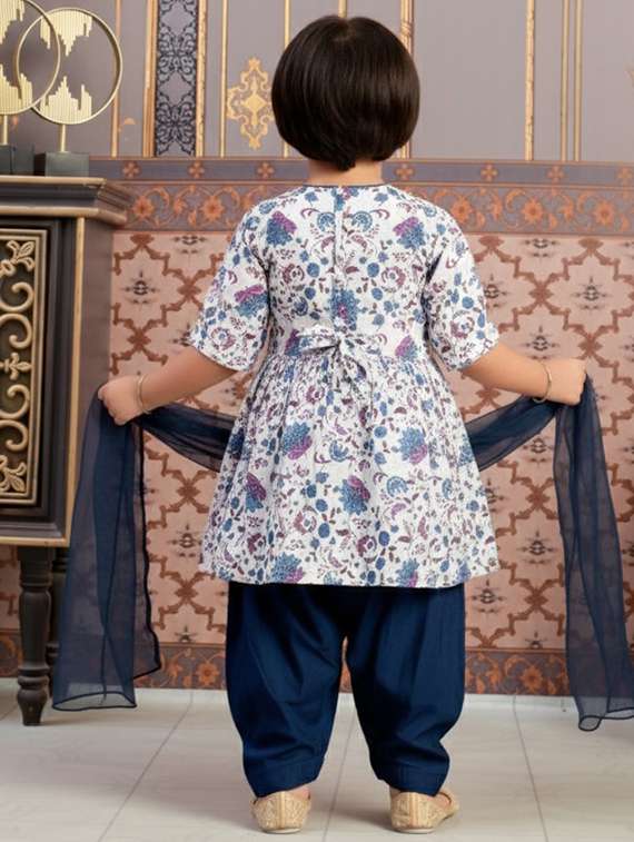 girls printed kurta and salwar with dupatta set - 22280370 -  Standard Image - 4