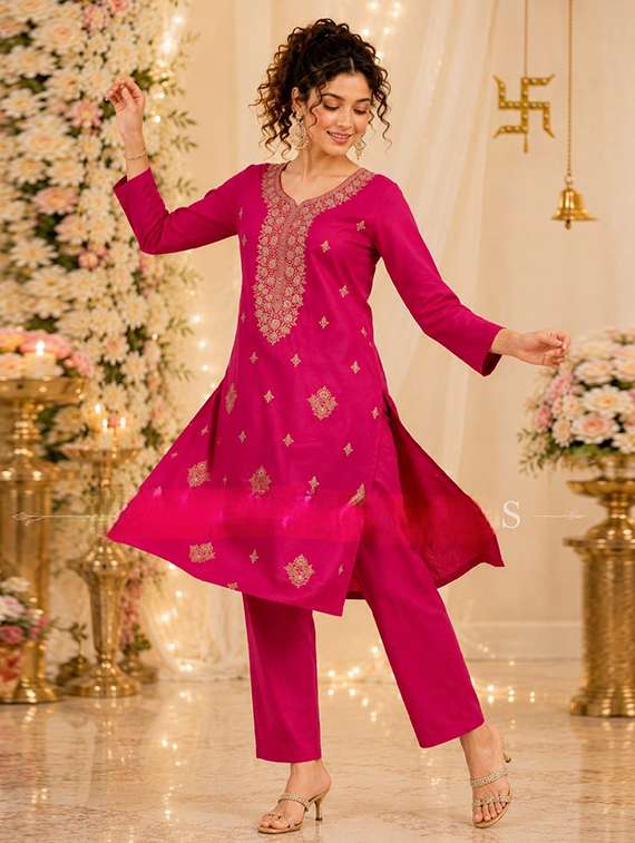 women floral three quarter sleeve kurta pant with dupatta set - 22280442 -  Standard Image - 1