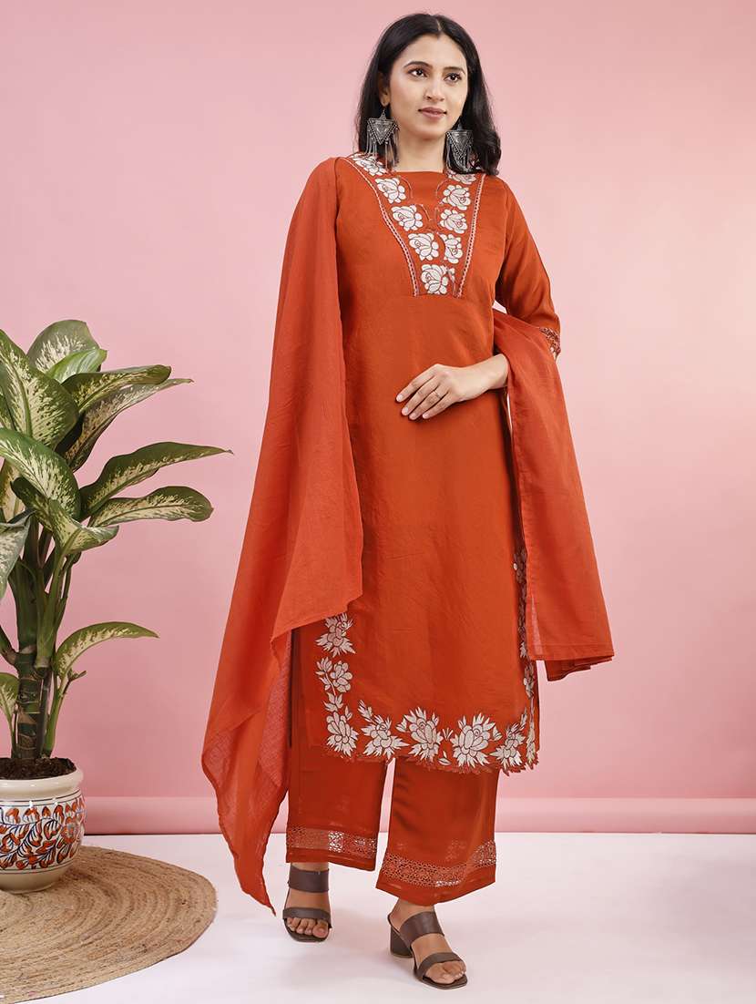 women floral three quarter sleeve kurta pant with dupatta set - 22280446 -  Standard Image - 1