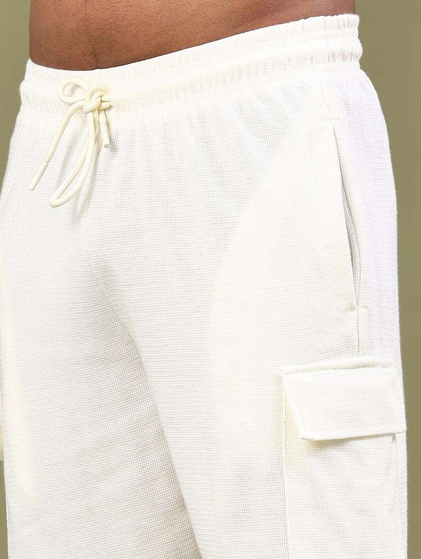 men solid mid rise regular fit cargo shorts - 22280493 -  Standard Image - 1