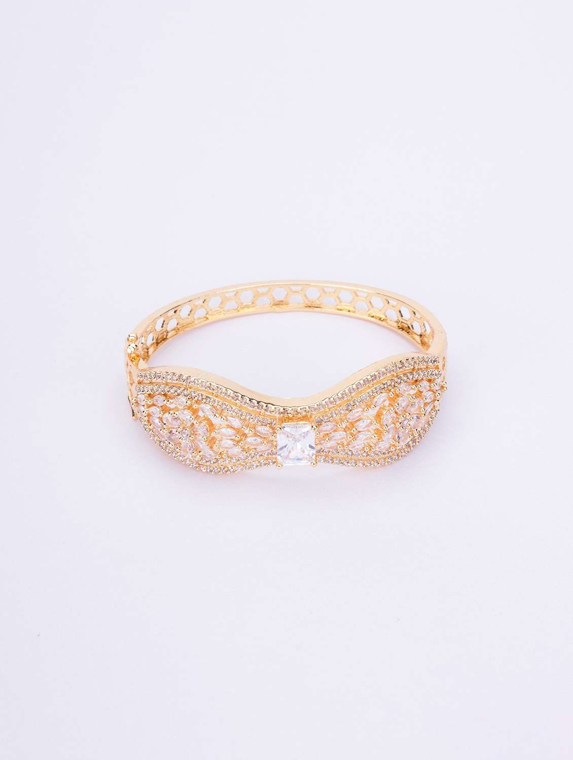 luminous frost bracelet - 22280807 -  Standard Image - 1