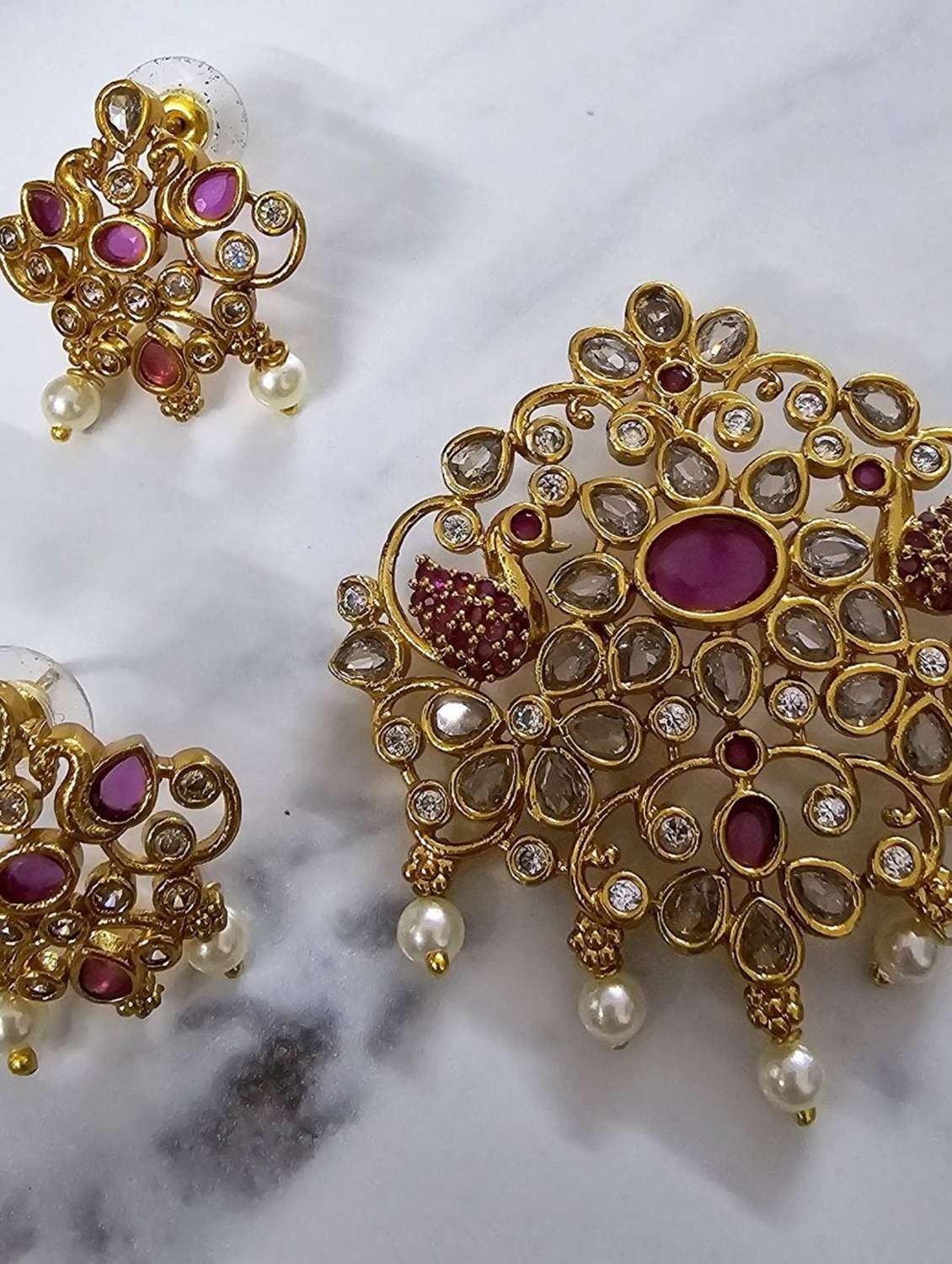 women stone studded pendent locket and earring set - 22280923 -  Standard Image - 1