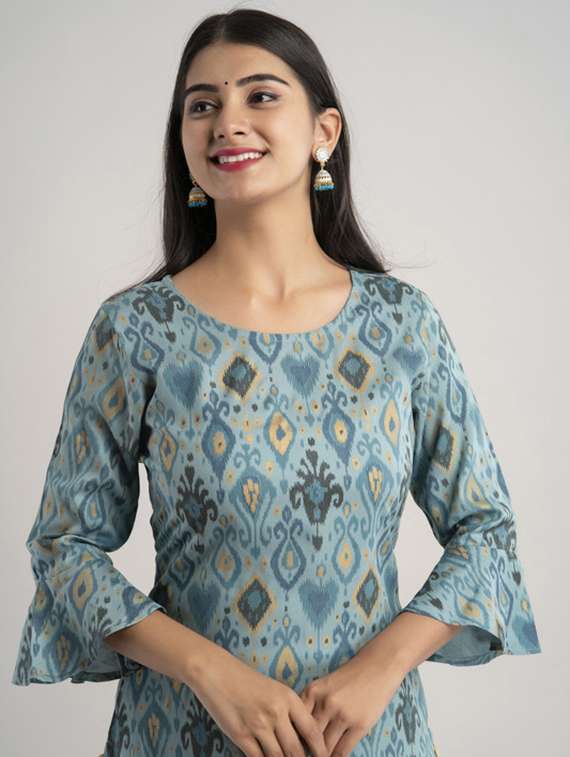 women printed bell sleeve straight kurta - 22281174 -  Standard Image - 4