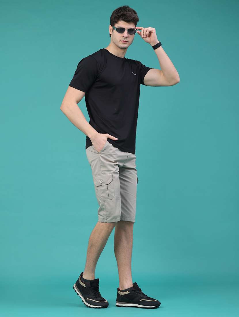 men solid mid rise cargo shorts - 22281789 -  Standard Image - 4
