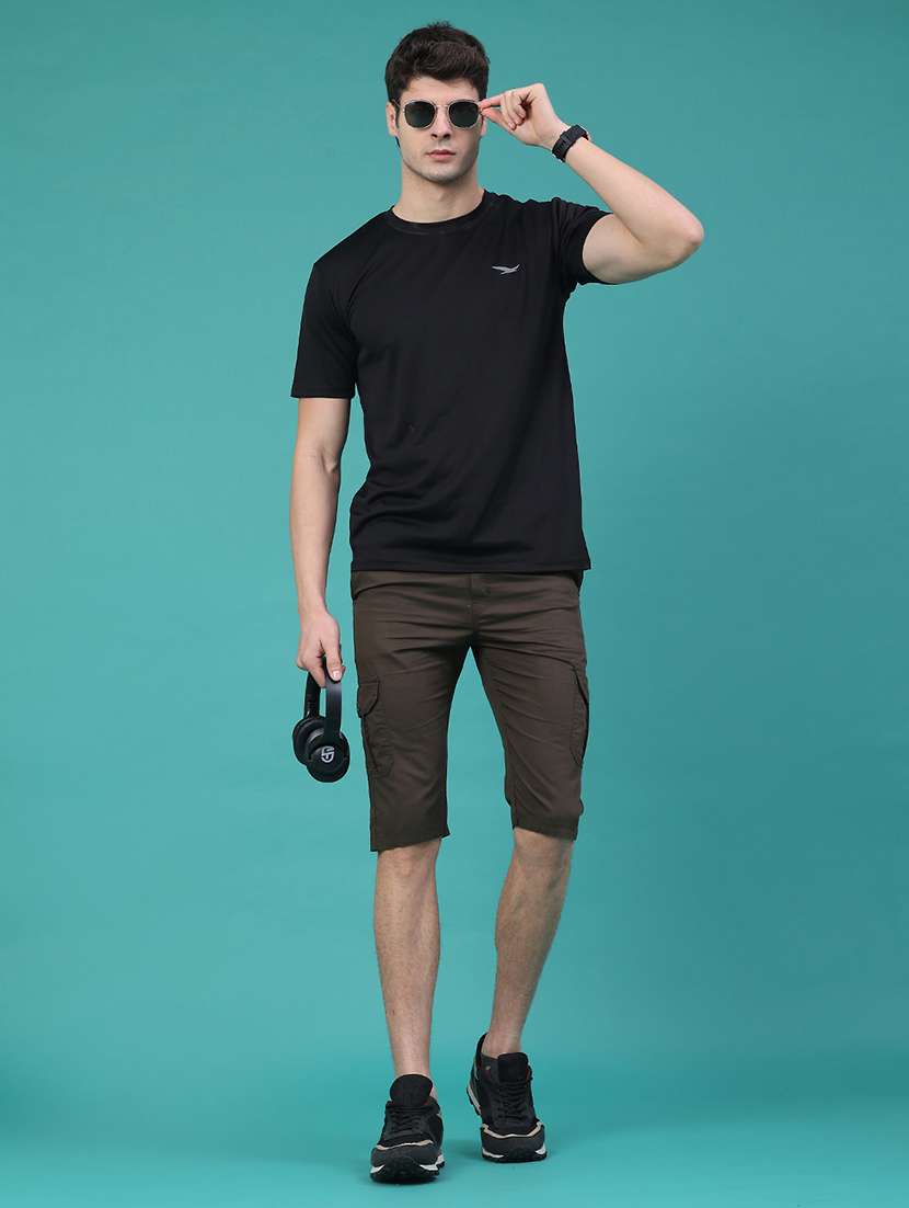 men solid mid rise cargo shorts - 22281790 -  Standard Image - 4