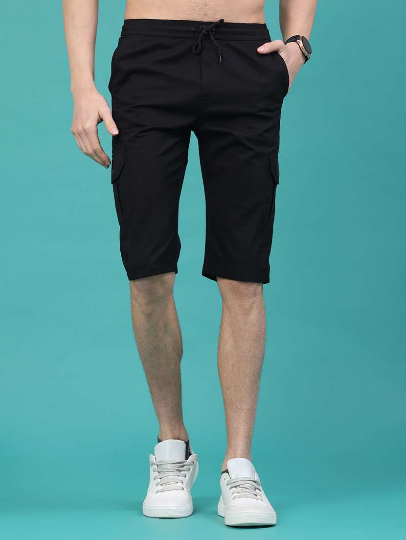 men solid mid rise cargo shorts