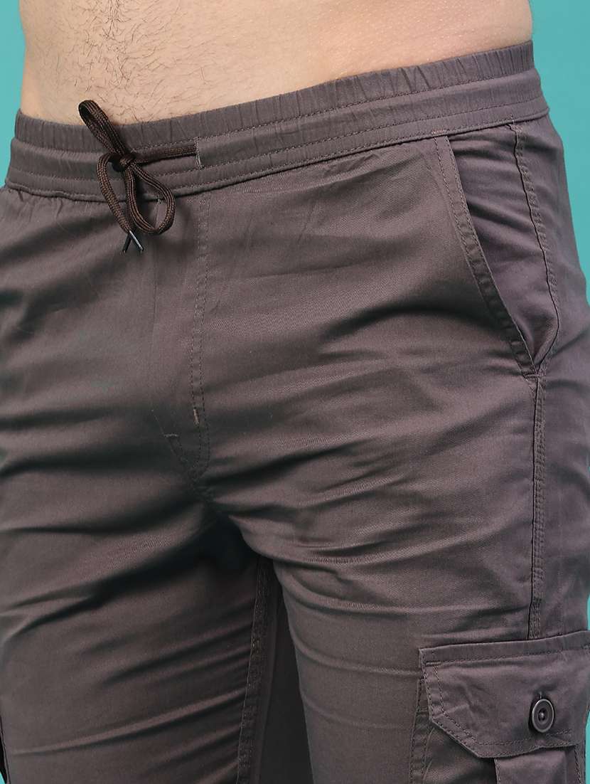 men solid mid rise cargo shorts - 22281793 -  Standard Image - 4