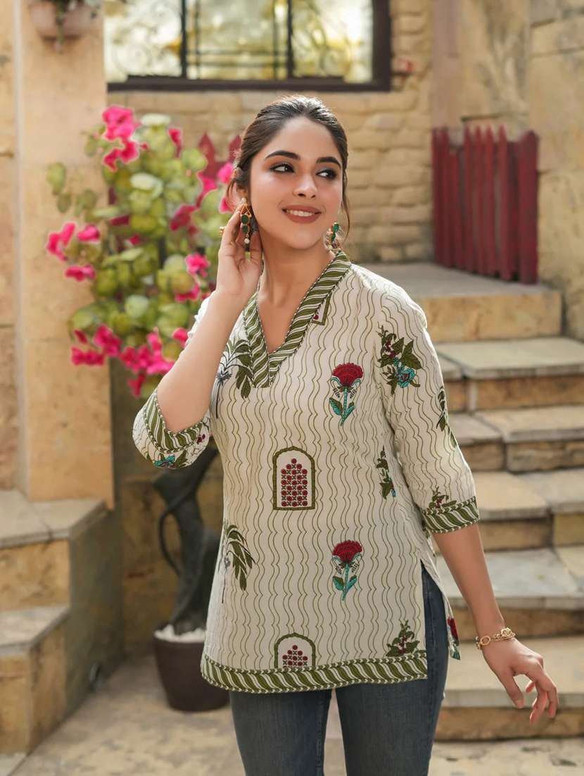 women printed three quartre sleeve kurti