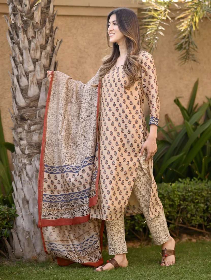 women floral three quarter sleeve kurta pant with dupatta set - 22282119 -  Standard Image - 1