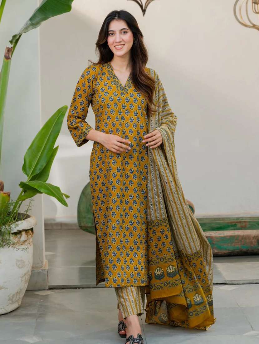 women floral three quarter sleeve kurta pant with dupatta set - 22282121 -  Standard Image - 1