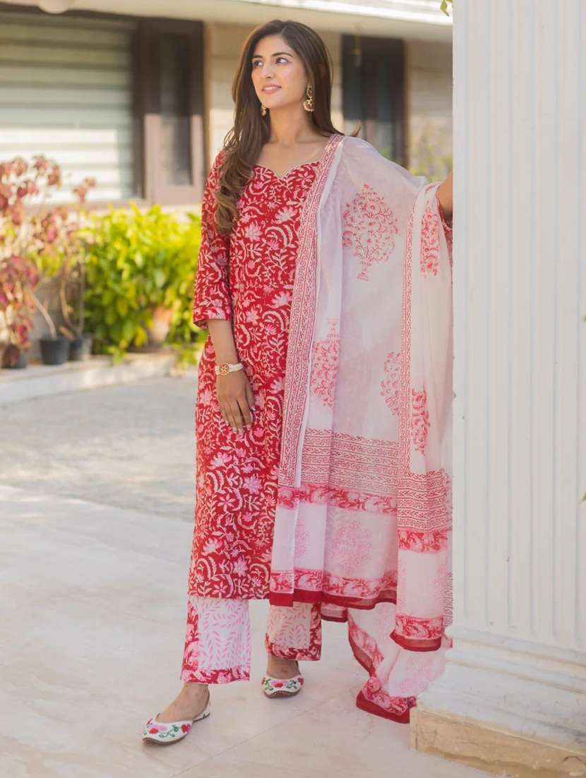 women floral three quarter sleeve kurta pant with dupatta set - 22282122 -  Standard Image - 1