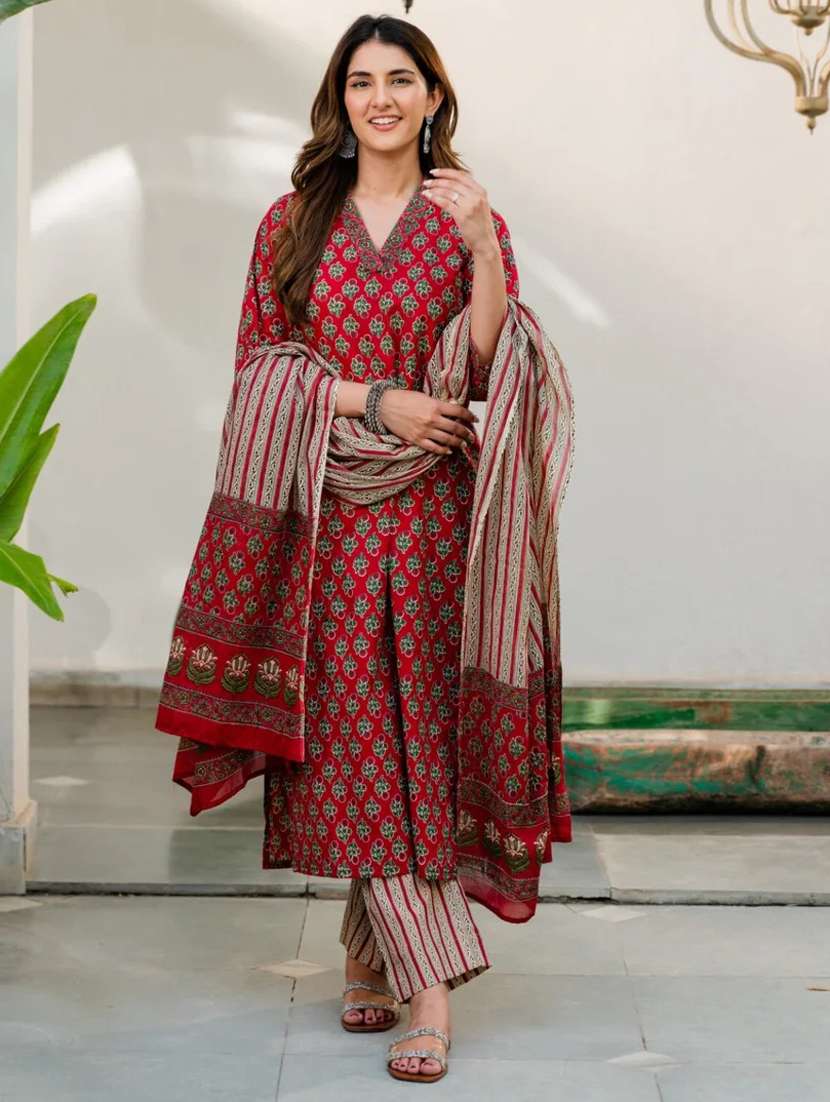 women floral three quarter sleeve kurta pant with dupatta set - 22282124 -  Standard Image - 1