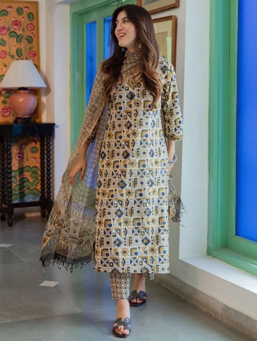 women printed three quarter sleeve kurta pant with dupatta set - 22282127 -  Standard Image - 1