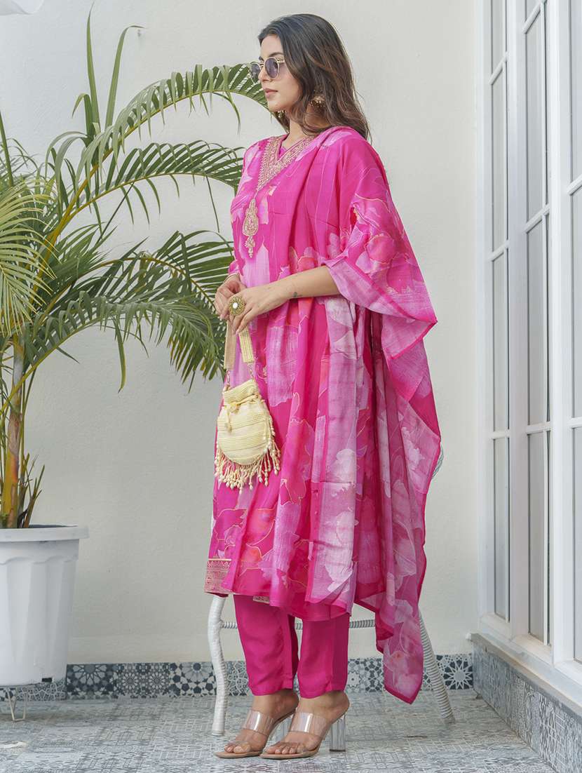women printed three quarter sleeve kurta pant with dupatta set - 22282155 -  Standard Image - 4