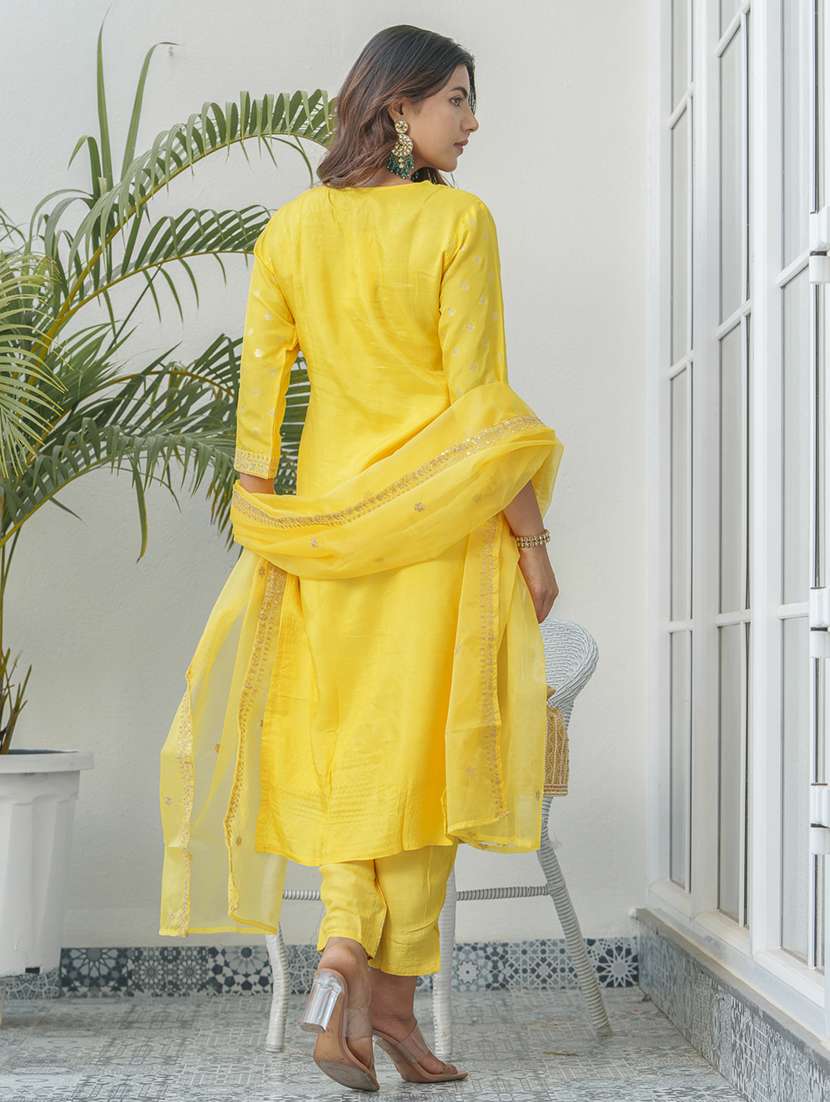 women self design three quarter sleeve kurta pant with dupatta set - 22282156 -  Standard Image - 4