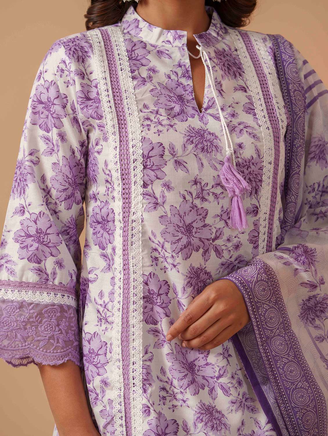 Women Floral Three Quarter Sleeve Kurta Pant With Dupatta Set - 22282165 -  Standard Image - 4