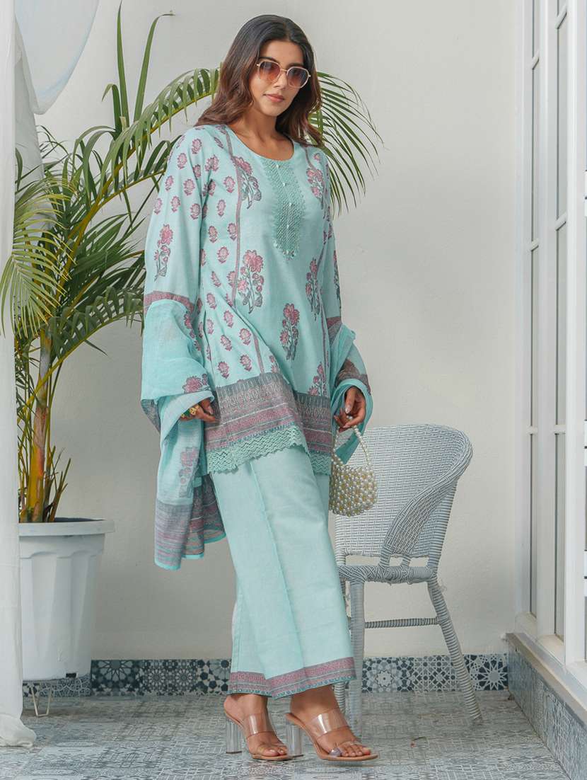 Women Floral Three Quarter Sleeve Kurta Pant With Dupatta Set - 22282170 -  Standard Image - 1
